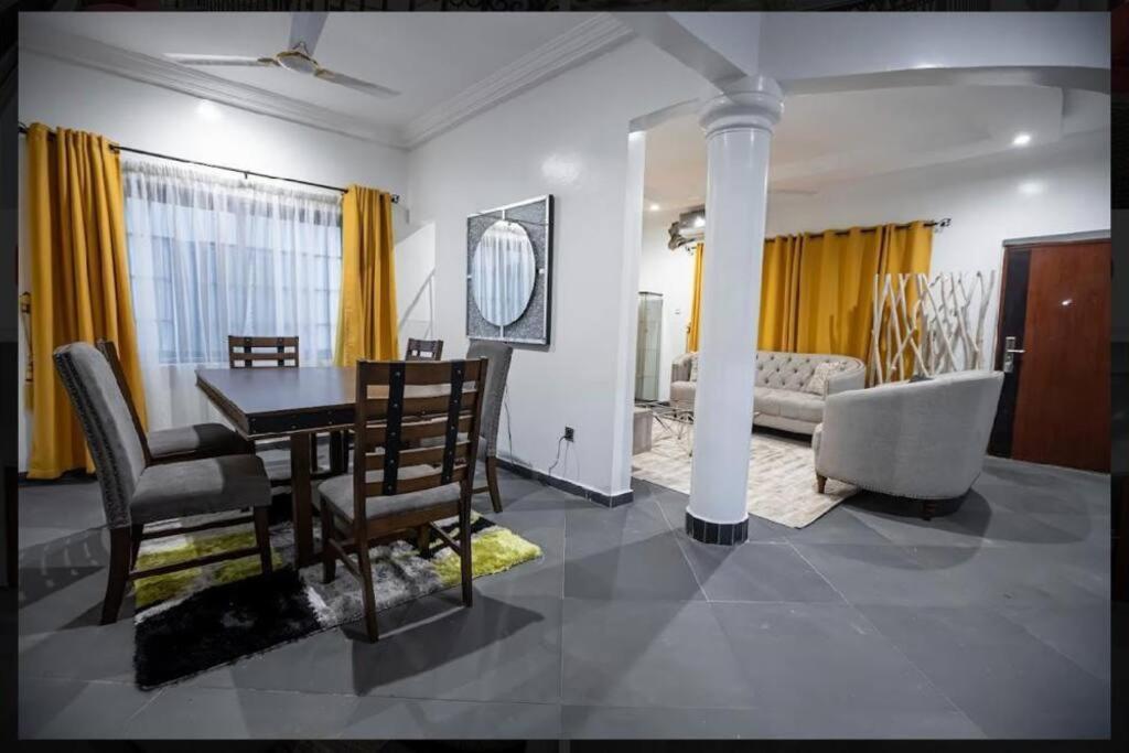 Cozy Penthouse ,Accra Ghana Owuraman Ngoại thất bức ảnh