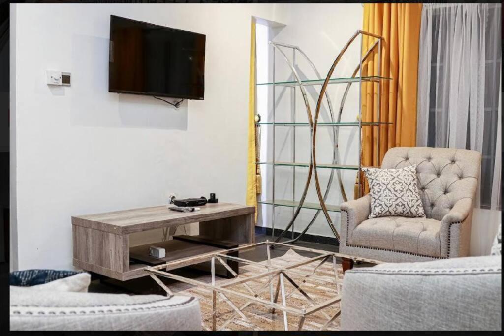 Cozy Penthouse ,Accra Ghana Owuraman Ngoại thất bức ảnh